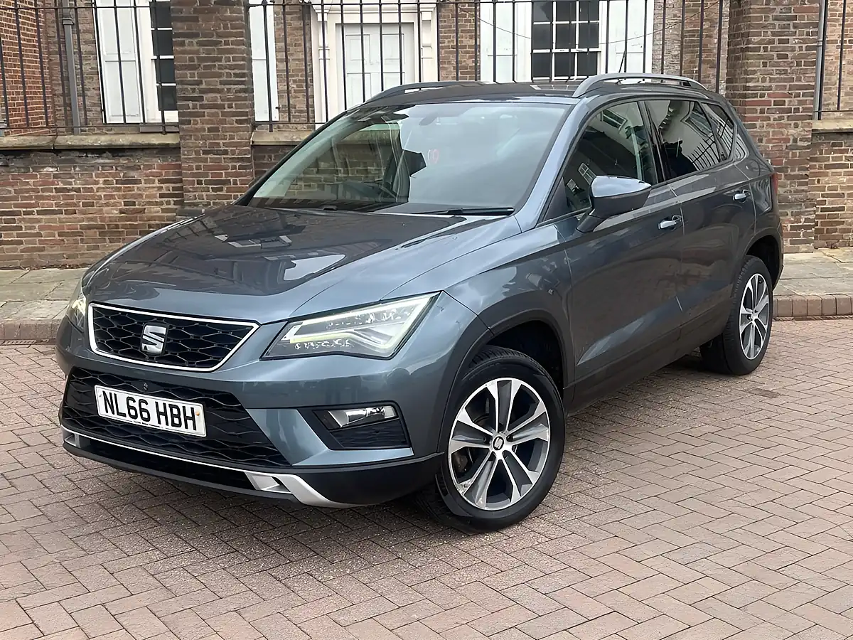 Used 2016 SEAT Ateca Se Grey - Interior and Exterior details 3
