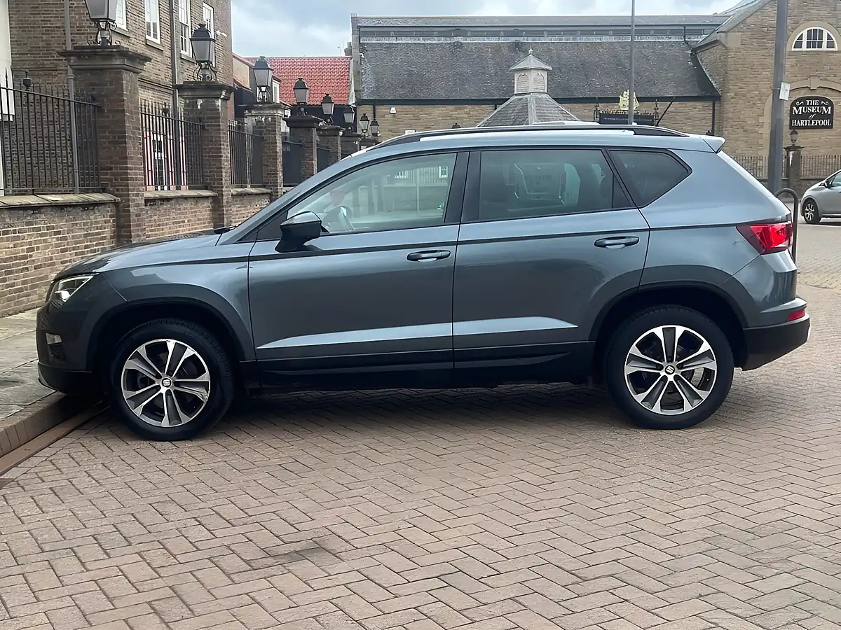 Used 2016 SEAT Ateca Se Grey - Interior and Exterior details 5