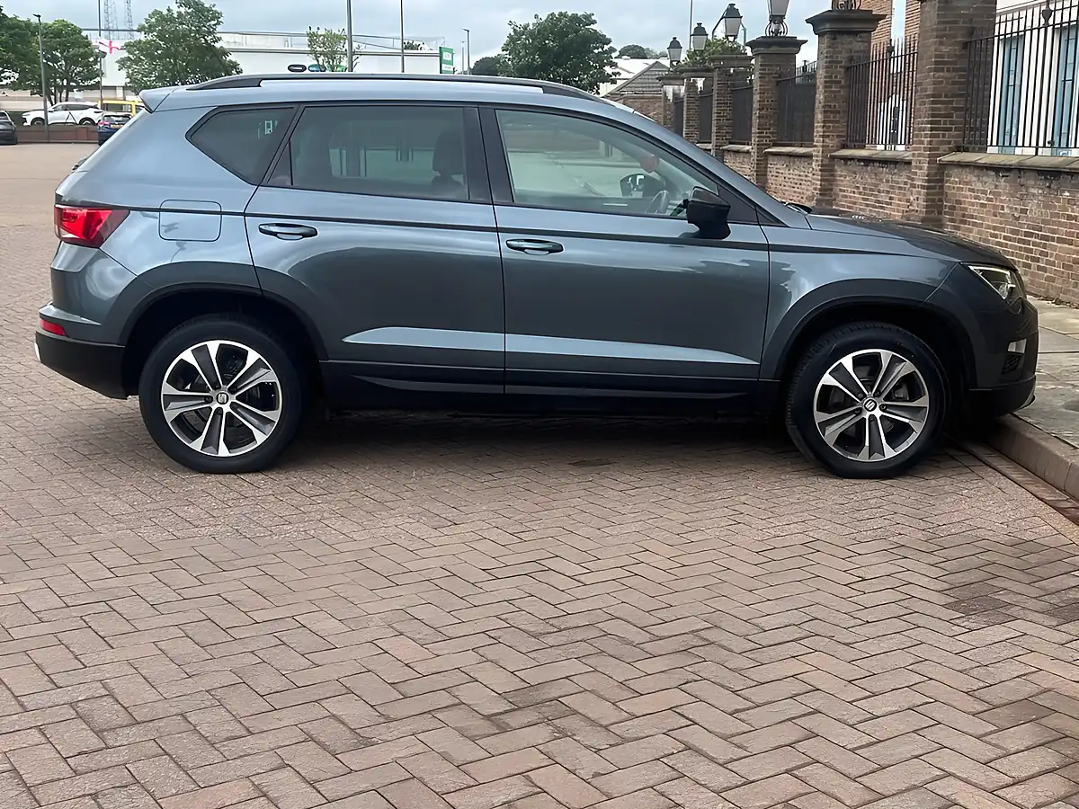 Used 2016 SEAT Ateca Se Grey - Interior and Exterior details 6
