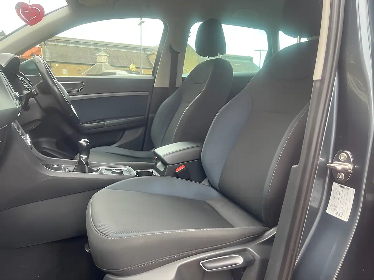 Used 2016 SEAT Ateca Se Grey - Interior and Exterior details 8