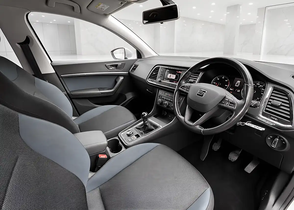 Used 2016 SEAT Ateca Se White - Interior and Exterior details 9
