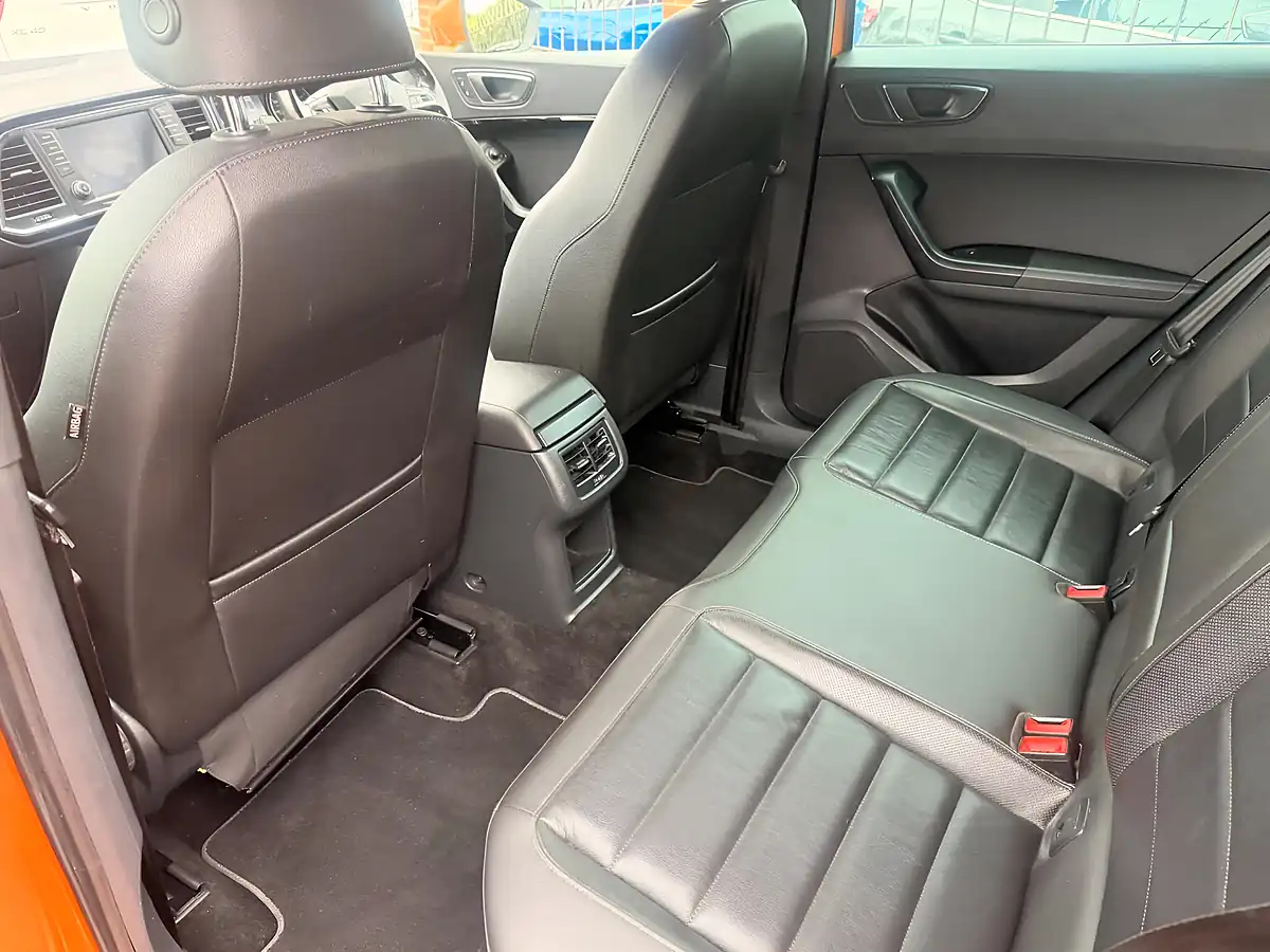 Used 2016 SEAT Ateca Xcellence Orange - Interior and Exterior details 12