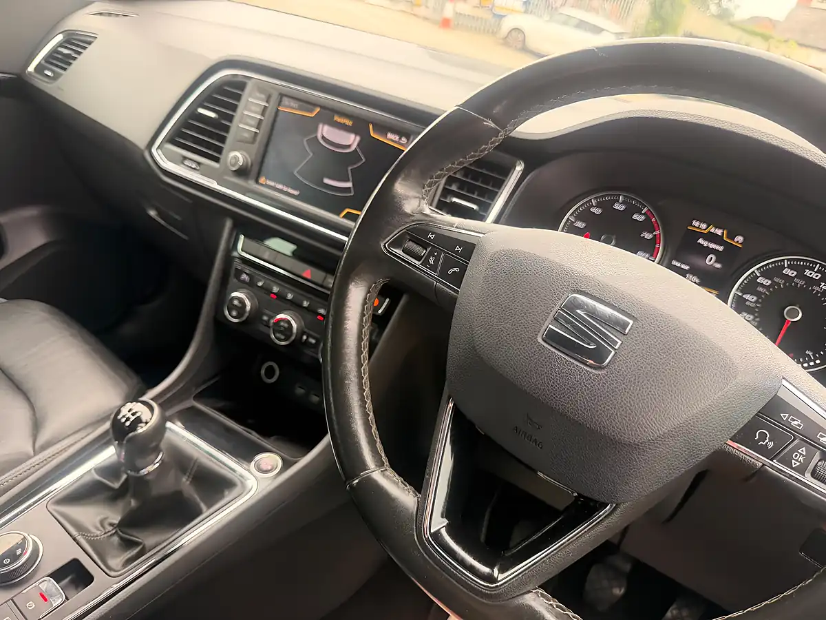 Used 2016 SEAT Ateca Xcellence Orange - Interior and Exterior details 20