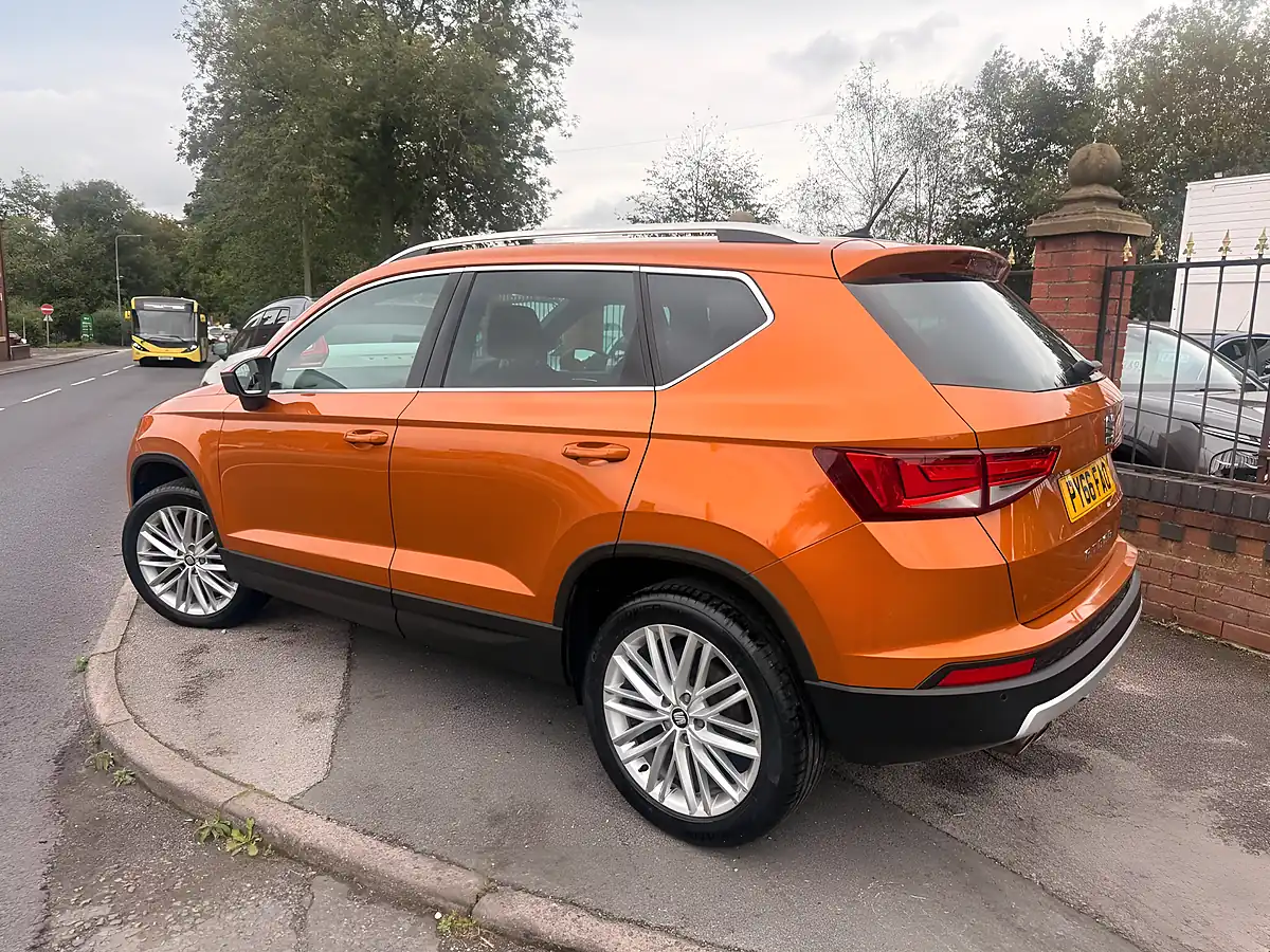 Used 2016 SEAT Ateca Xcellence Orange - Interior and Exterior details 5