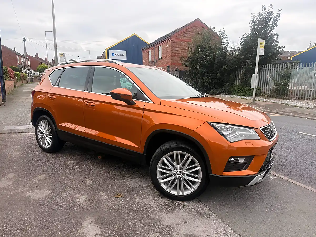 Used 2016 SEAT Ateca Xcellence Orange - Interior and Exterior details 8