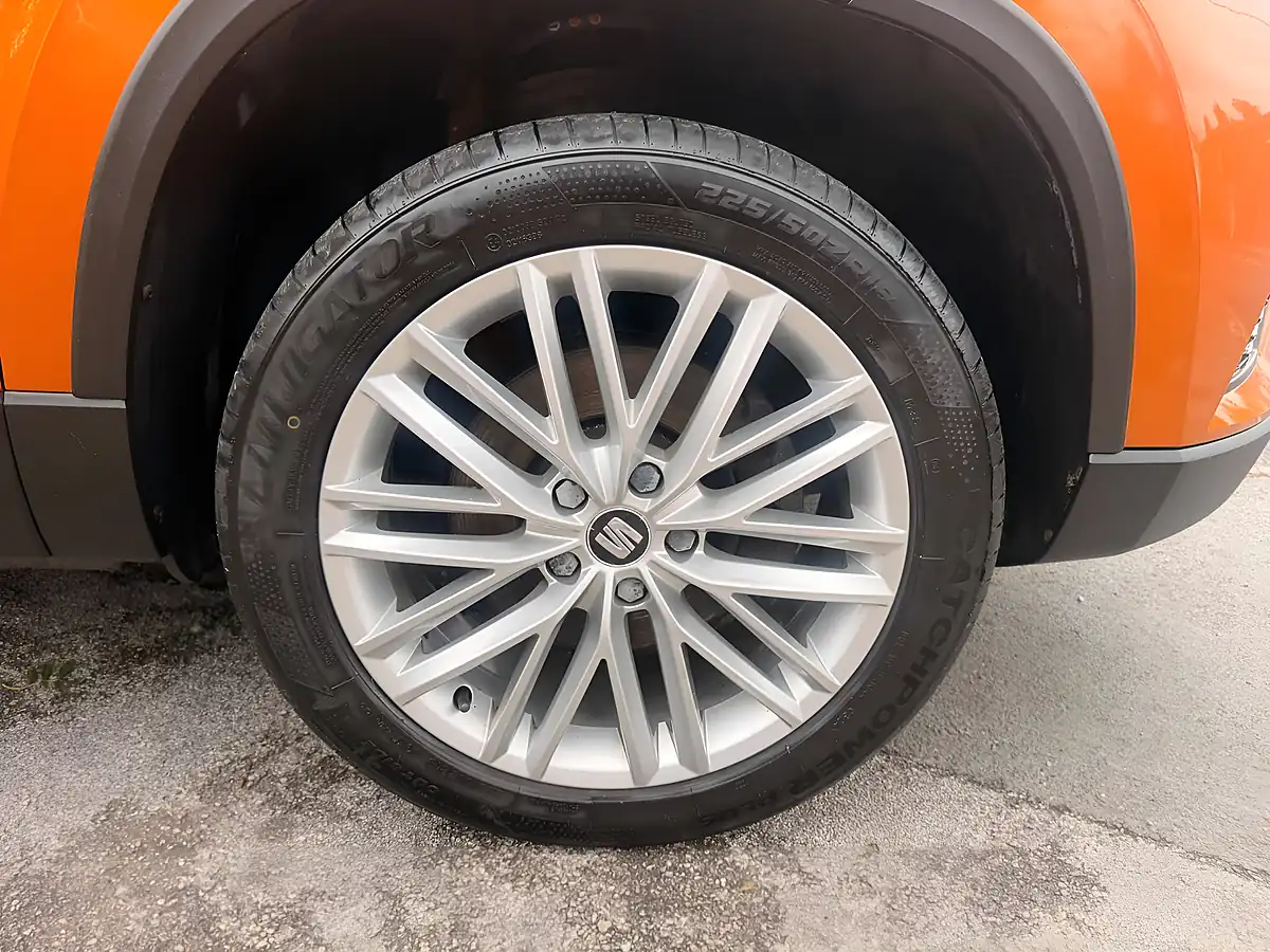 Used 2016 SEAT Ateca Xcellence Orange - Interior and Exterior details 9