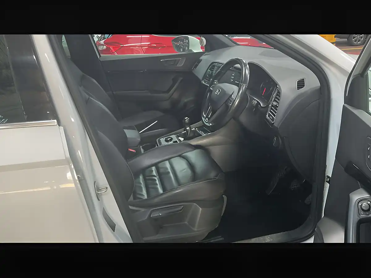 Used 2016 SEAT Ateca Xcellence White - Interior and Exterior details 9