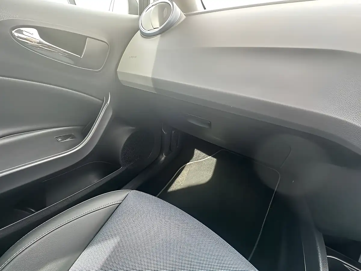 Used 2016 SEAT Ibiza Connect Edition Grey - Interior and Exterior details 18