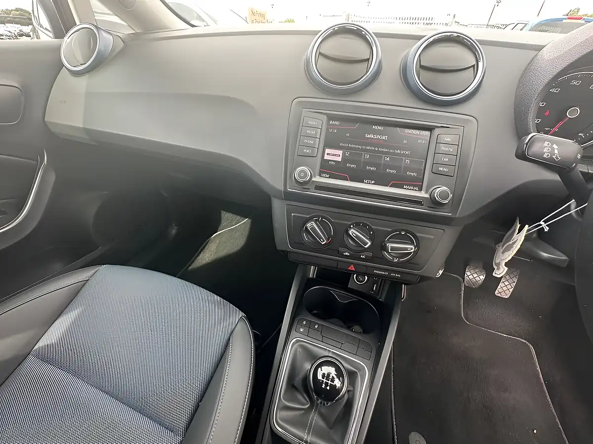 Used 2016 SEAT Ibiza Connect Edition Grey - Interior and Exterior details 9