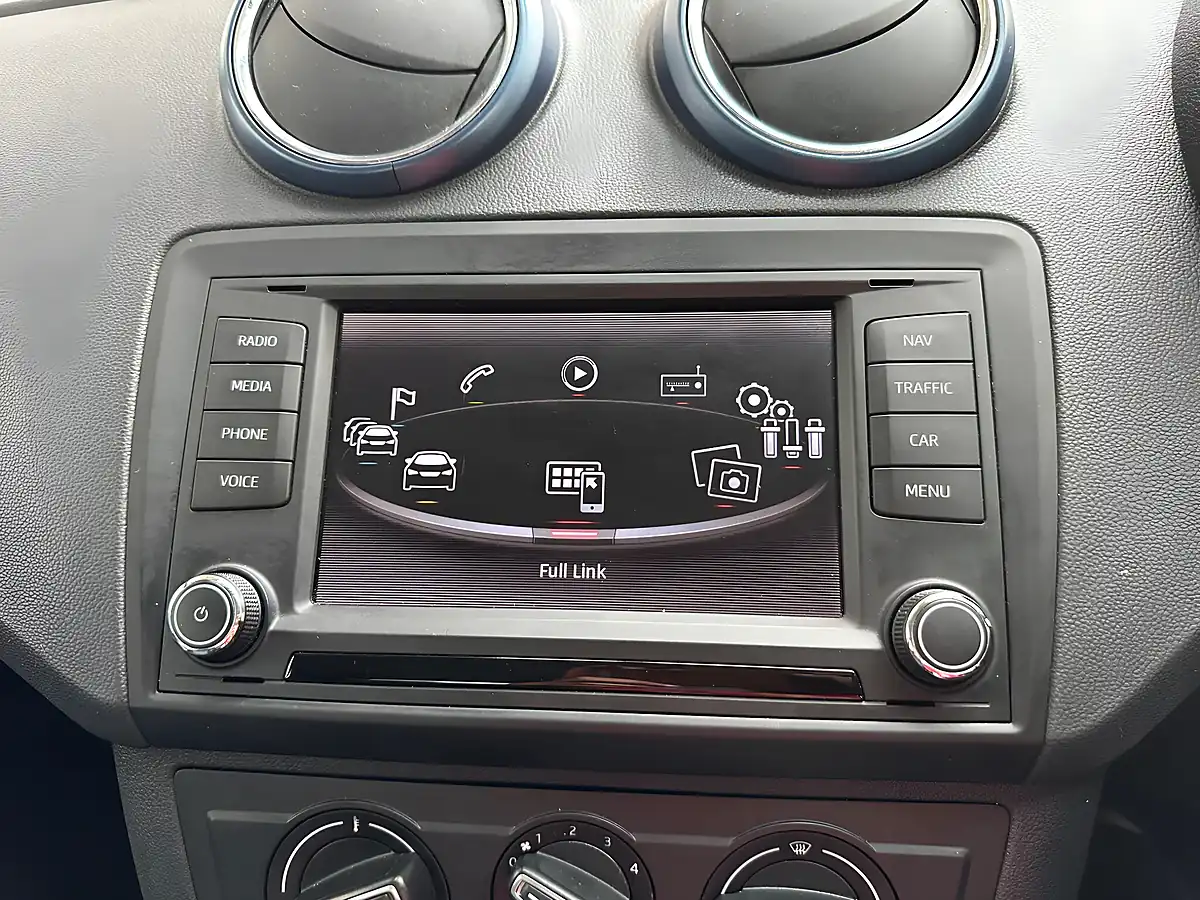 Used 2016 SEAT Ibiza Connect Emocion Red - Interior and Exterior details 11
