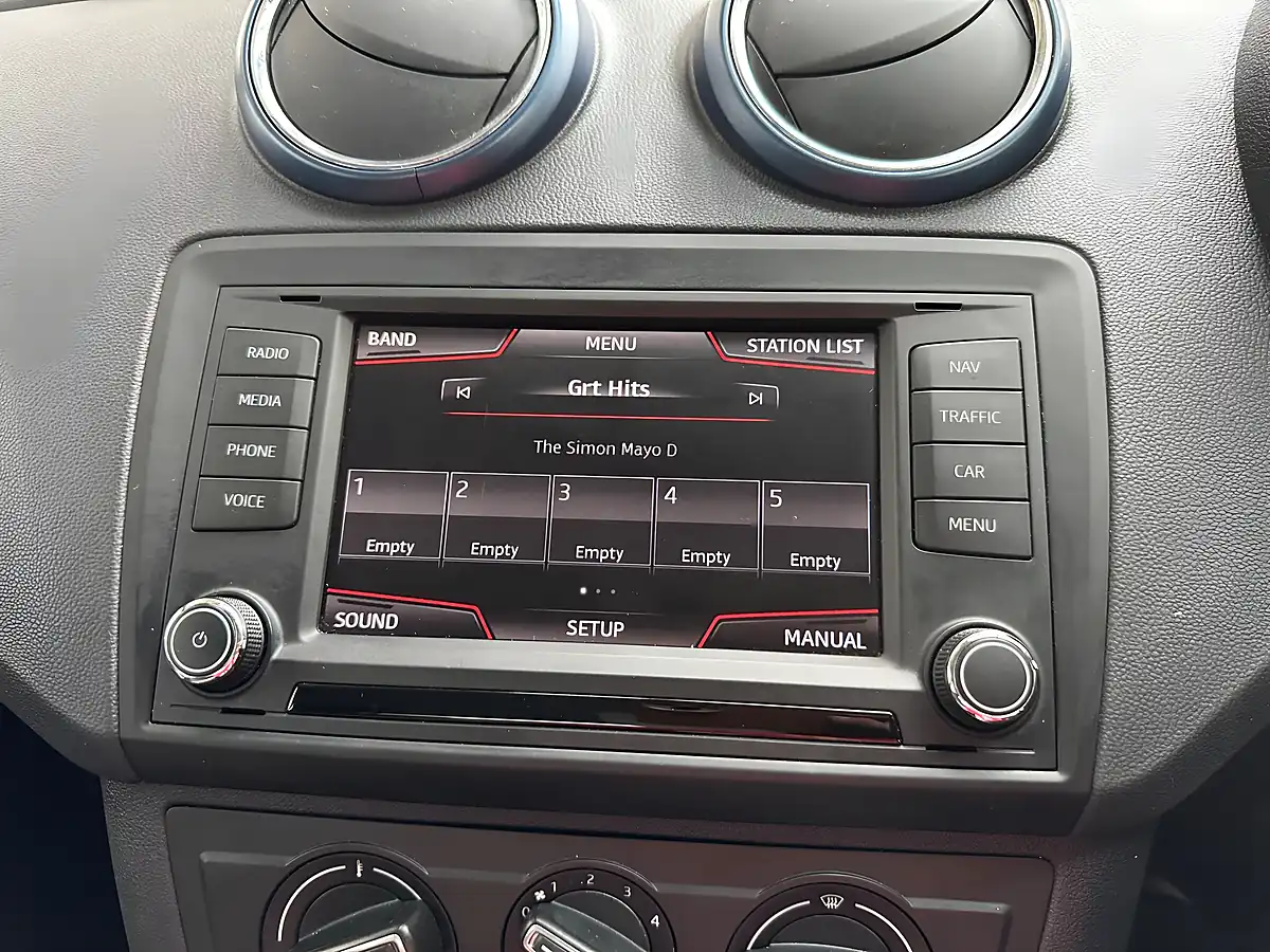 Used 2016 SEAT Ibiza Connect Emocion Red - Interior and Exterior details 13