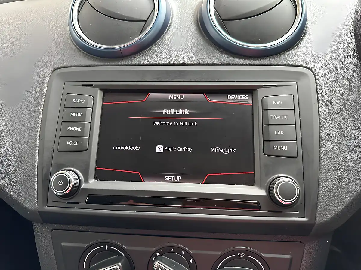 Used 2016 SEAT Ibiza Connect Emocion Red - Interior and Exterior details 14