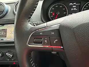 Used 2016 SEAT Ibiza Connect Emocion Red - Interior and Exterior details 17