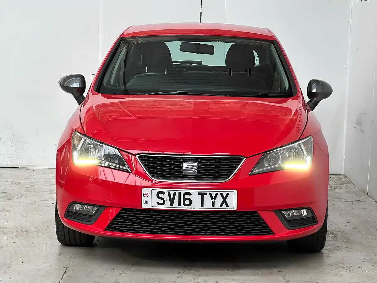 Used 2016 SEAT Ibiza Connect Emocion Red - Interior and Exterior details 2