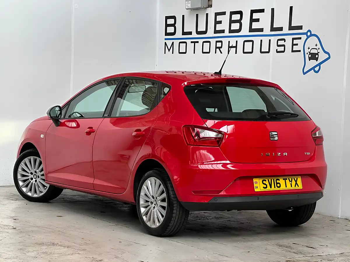 Used 2016 SEAT Ibiza Connect Emocion Red - Interior and Exterior details 4