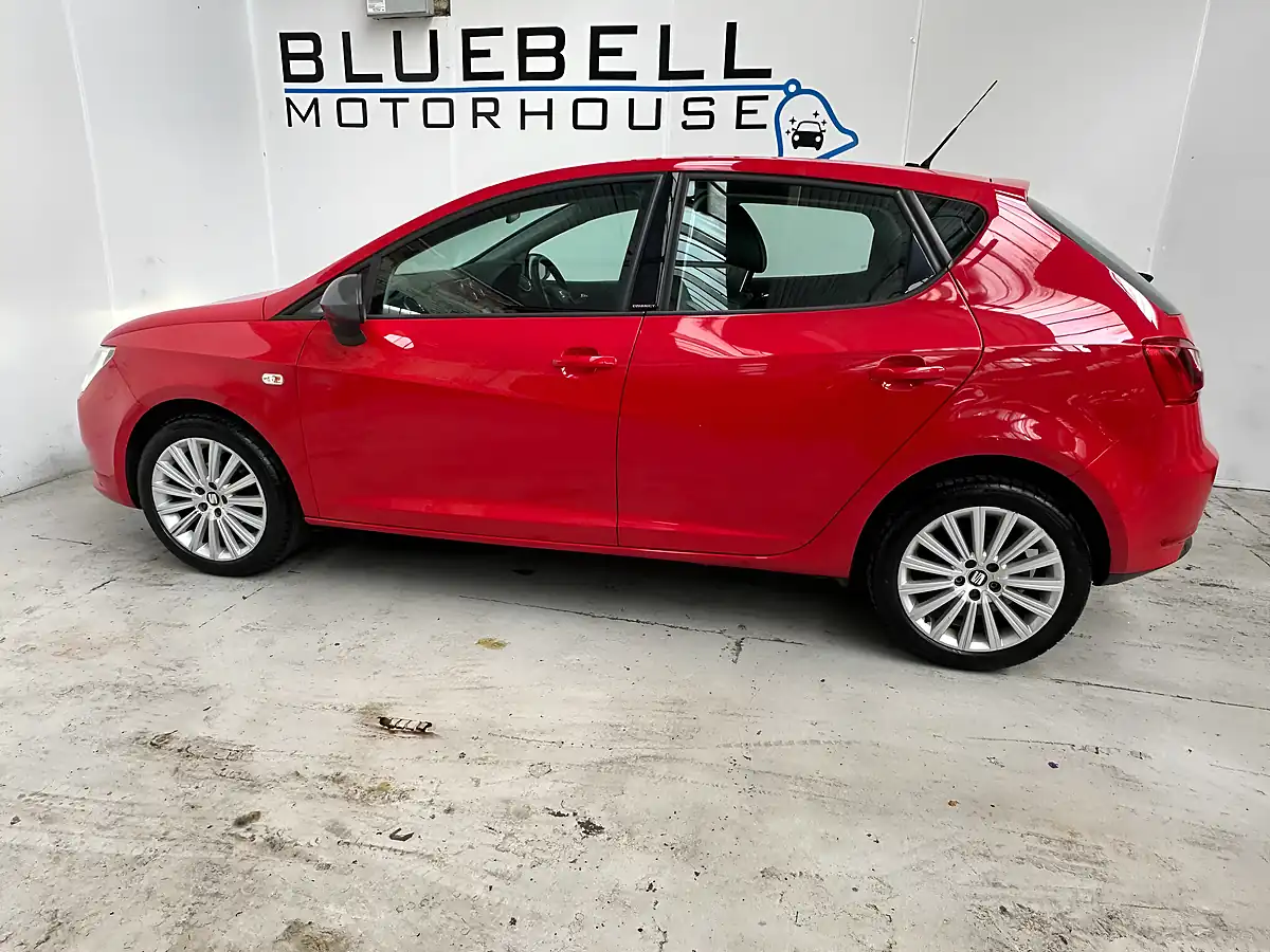 Used 2016 SEAT Ibiza Connect Emocion Red - Interior and Exterior details 7