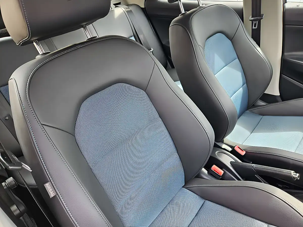 Used 2016 SEAT Ibiza Connect Silver - Interior and Exterior details 15