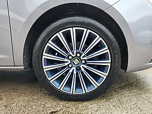 Used 2016 SEAT Ibiza Connect Silver - Interior and Exterior details 17