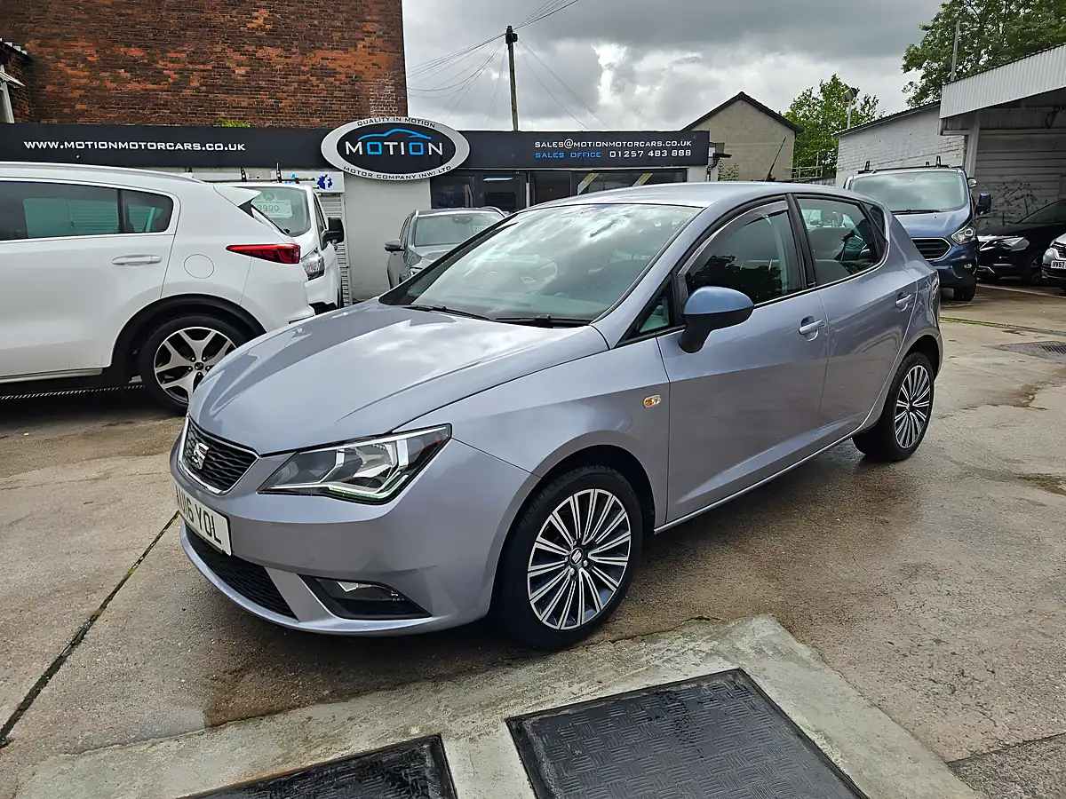 Used 2016 SEAT Ibiza Connect Silver - Interior and Exterior details 2