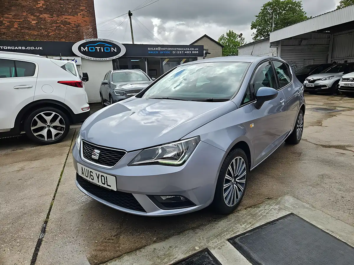 Used 2016 SEAT Ibiza Connect Silver - Interior and Exterior details 7