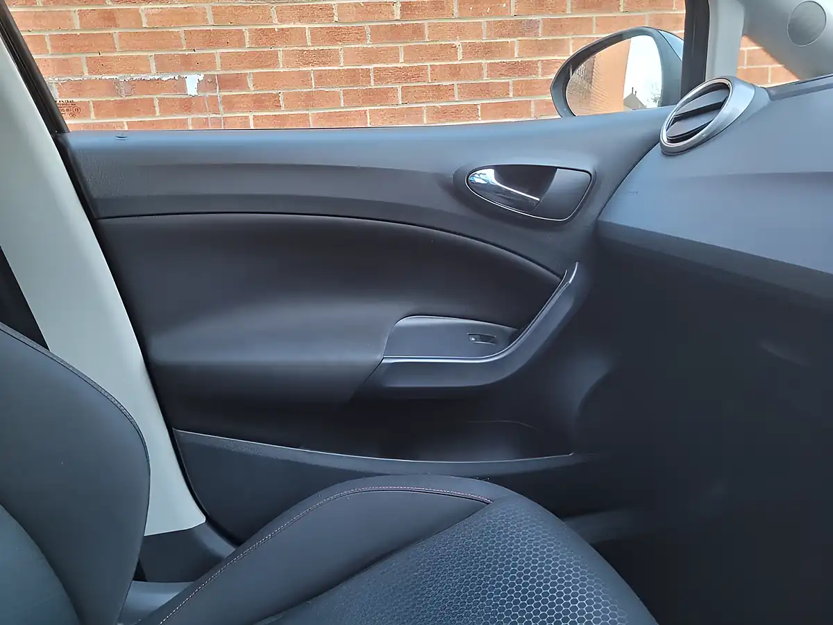 Used 2016 SEAT Ibiza Fr Black - Interior and Exterior details 19