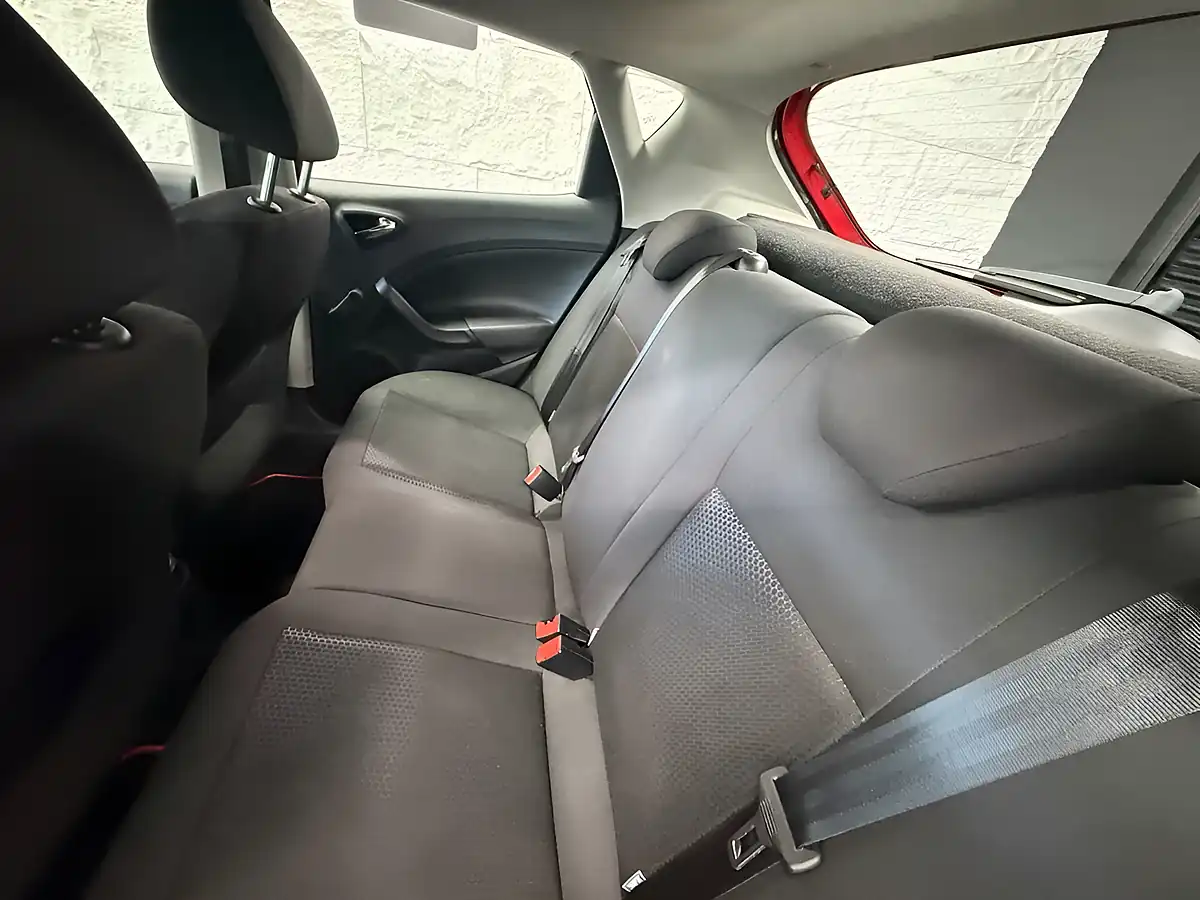 Used 2016 SEAT Ibiza Fr Emocion Red - Interior and Exterior details 12