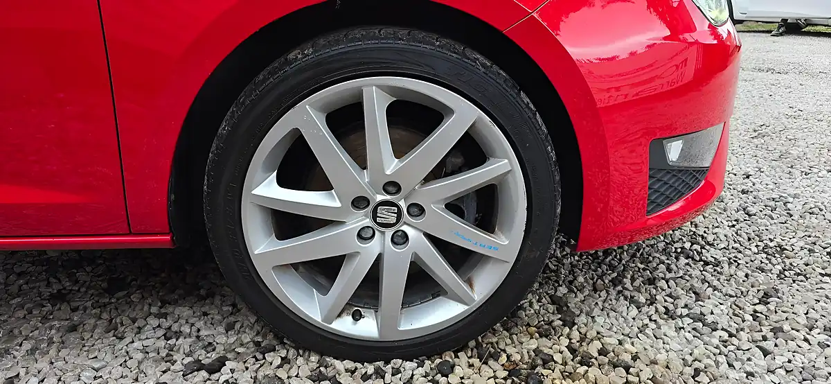 Used 2016 SEAT Ibiza Fr Red - Interior and Exterior details 12