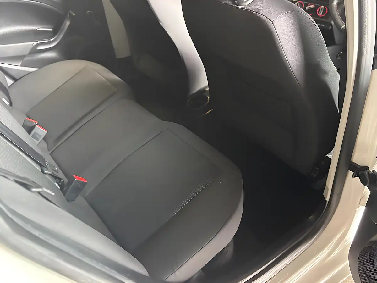 Used 2016 SEAT Ibiza Fr White - Interior and Exterior details 10