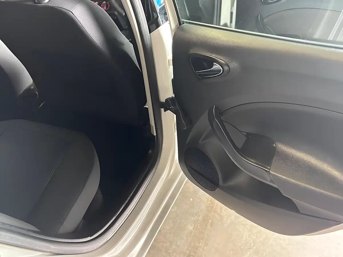 Used 2016 SEAT Ibiza Fr White - Interior and Exterior details 15