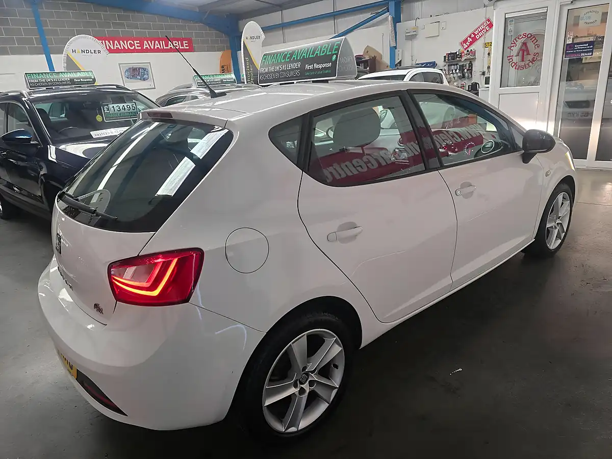 Used 2016 SEAT Ibiza Fr White - Interior and Exterior details 3
