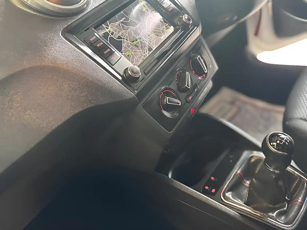 Used 2016 SEAT Ibiza Fr White - Interior and Exterior details 9