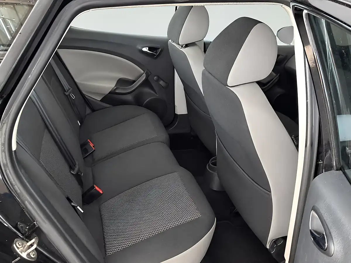 Used 2016 SEAT Ibiza Se Edition Black - Interior and Exterior details 7