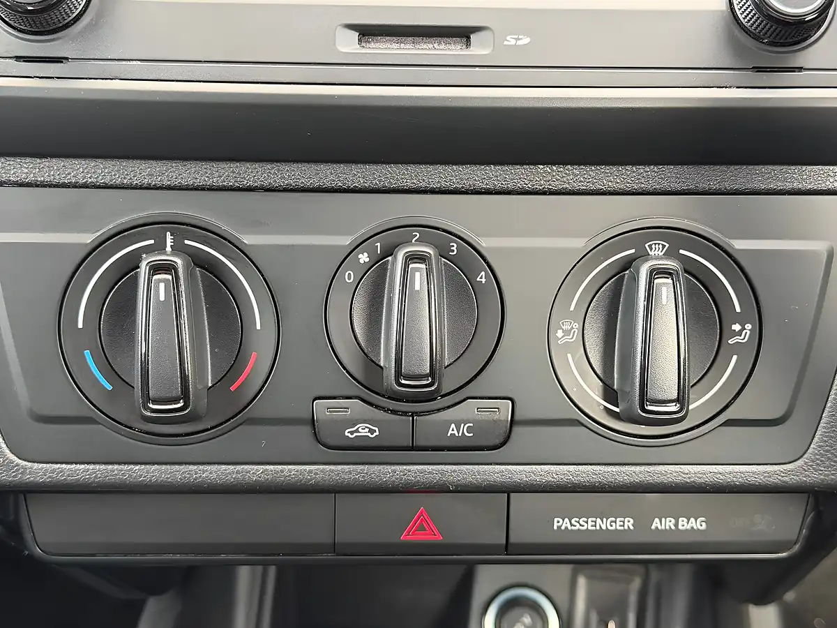Used 2016 SEAT Ibiza Sol Sport Coupe Blue - Interior and Exterior details 15