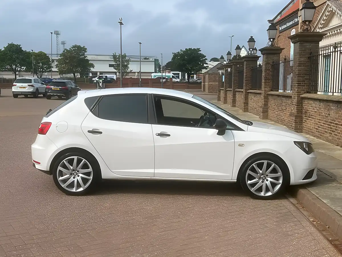 Used 2016 SEAT Ibiza Sol White - Interior and Exterior details 14