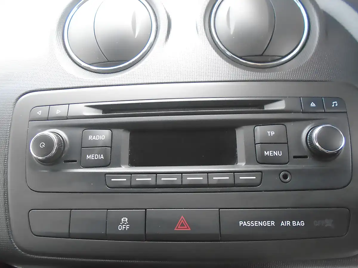 Used 2016 SEAT Ibiza Toca White - Interior and Exterior details 13