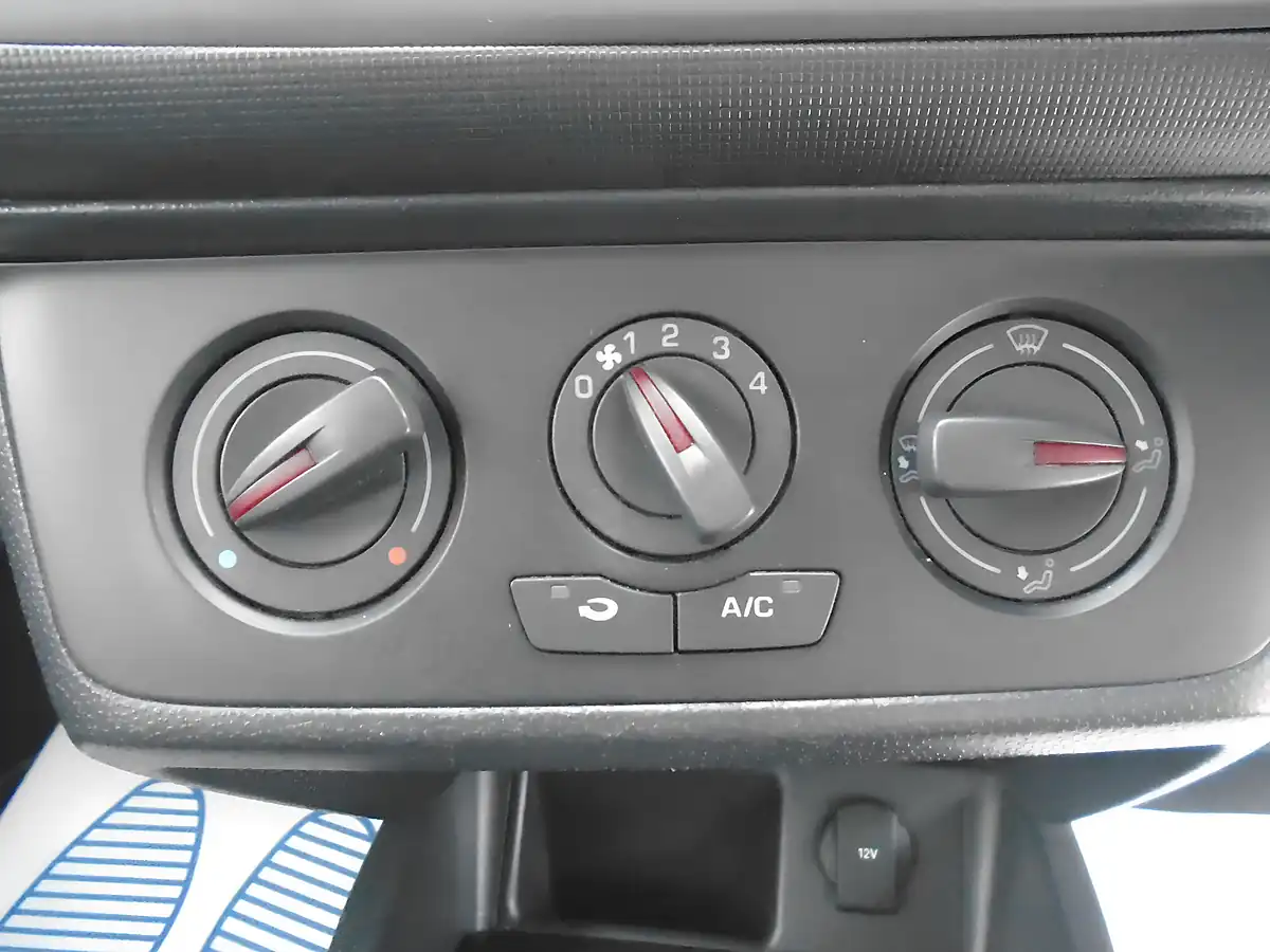 Used 2016 SEAT Ibiza Toca White - Interior and Exterior details 14