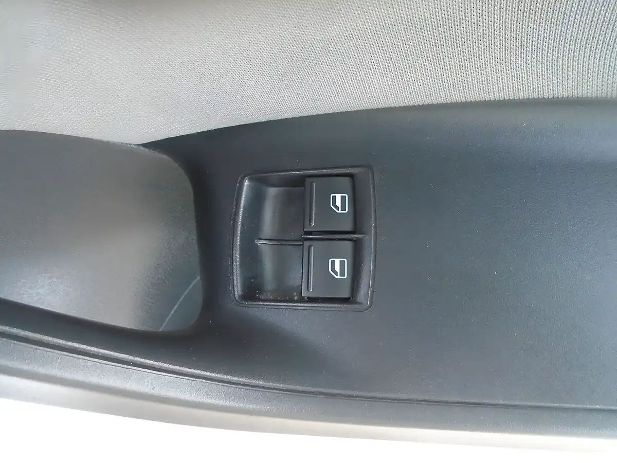 Used 2016 SEAT Ibiza Toca White - Interior and Exterior details 18