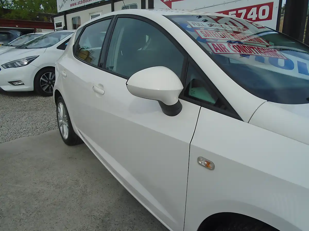 Used 2016 SEAT Ibiza Toca White - Interior and Exterior details 4