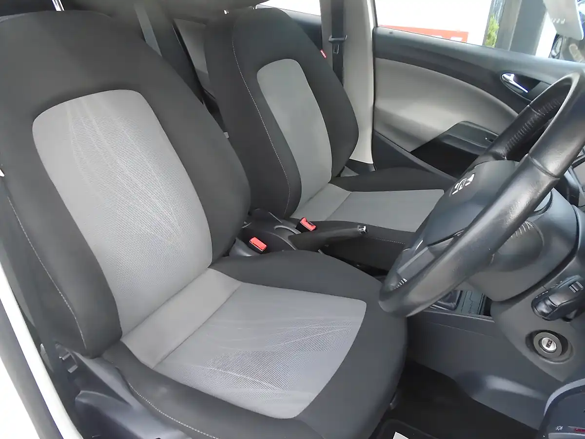 Used 2016 SEAT Ibiza Toca White - Interior and Exterior details 9