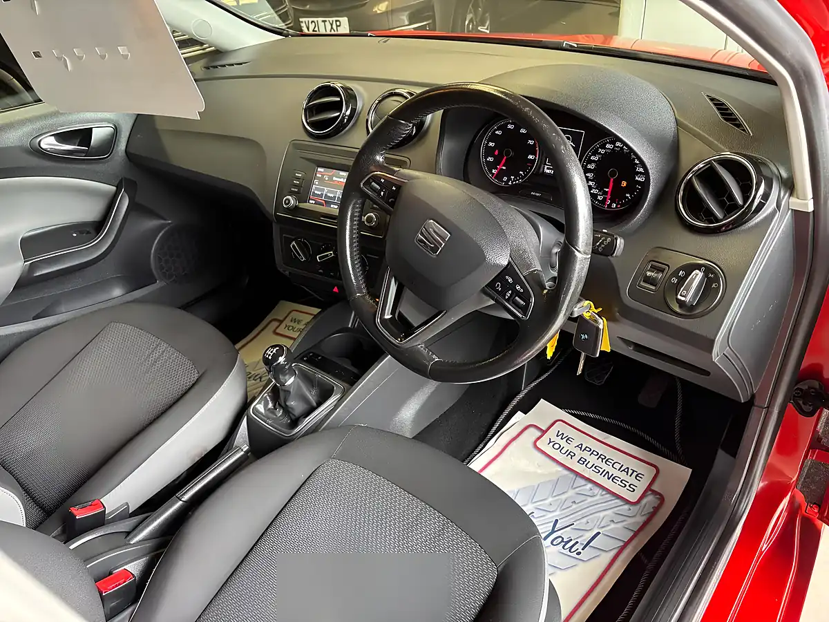 Used 2016 SEAT Ibiza Vista Red - Interior and Exterior details 12