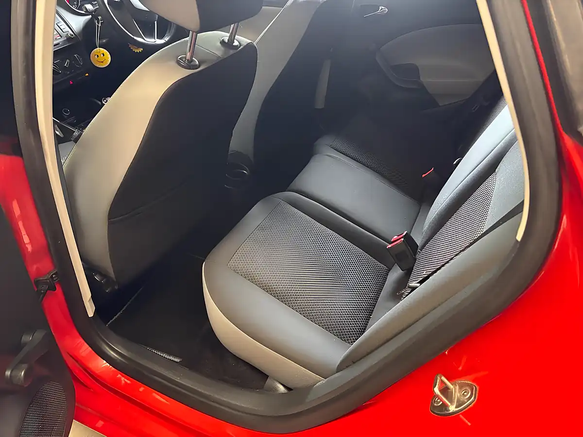 Used 2016 SEAT Ibiza Vista Red - Interior and Exterior details 17