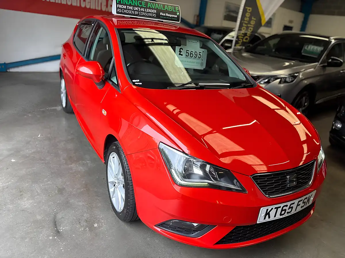Used 2016 SEAT Ibiza Vista Red - Interior and Exterior details 18