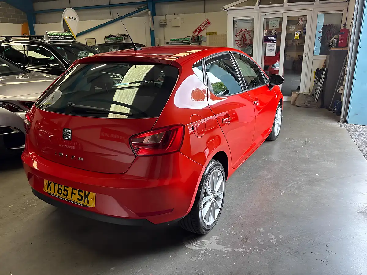 Used 2016 SEAT Ibiza Vista Red - Interior and Exterior details 20