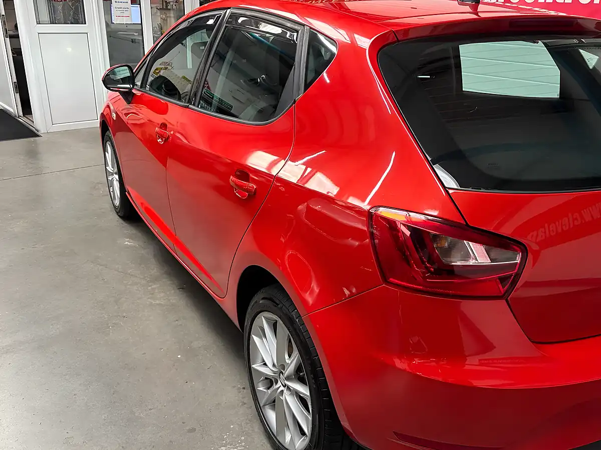 Used 2016 SEAT Ibiza Vista Red - Interior and Exterior details 6