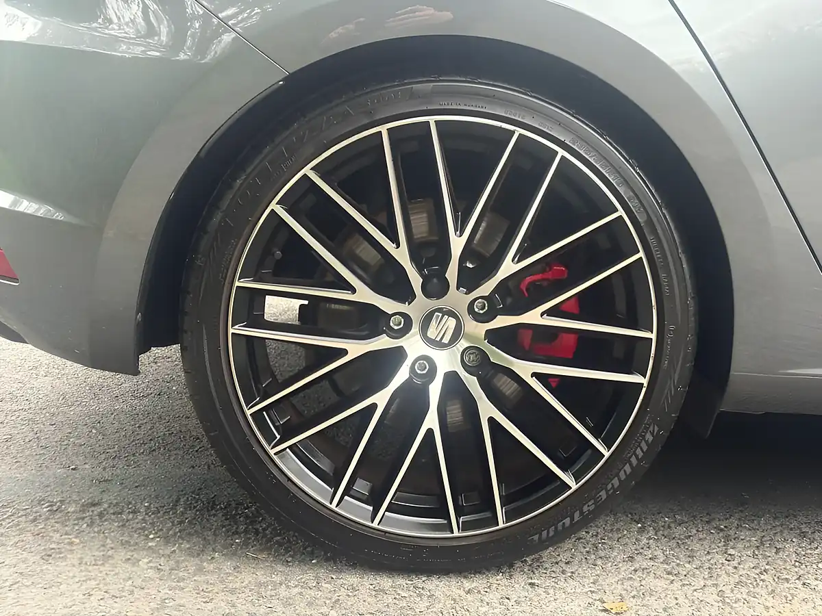 Used 2016 SEAT Leon Cupra 290 Black Grey - Interior and Exterior details 14