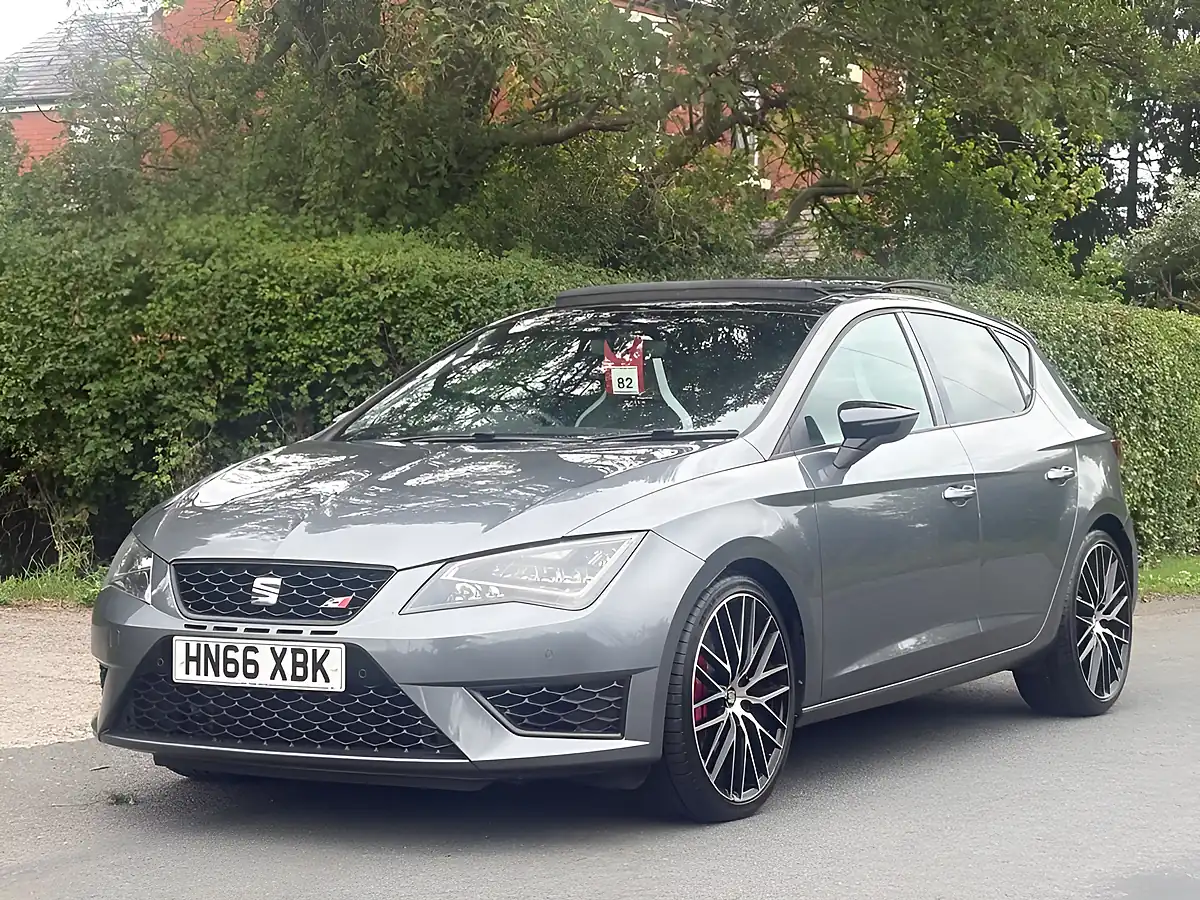 Used 2016 SEAT Leon Cupra 290 Black Grey - Interior and Exterior details 3