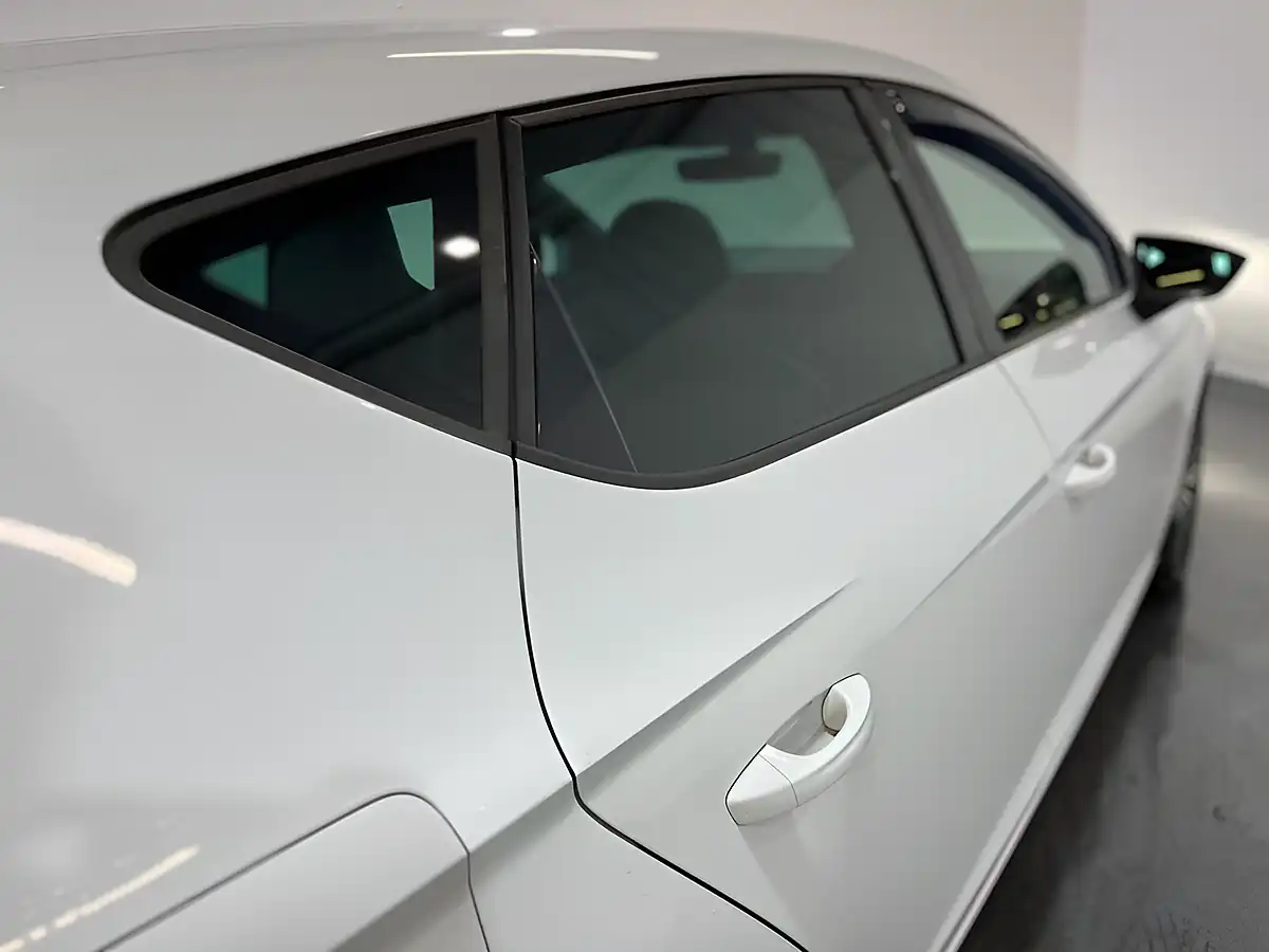 Used 2016 SEAT Leon Cupra 290 White - Interior and Exterior details 11