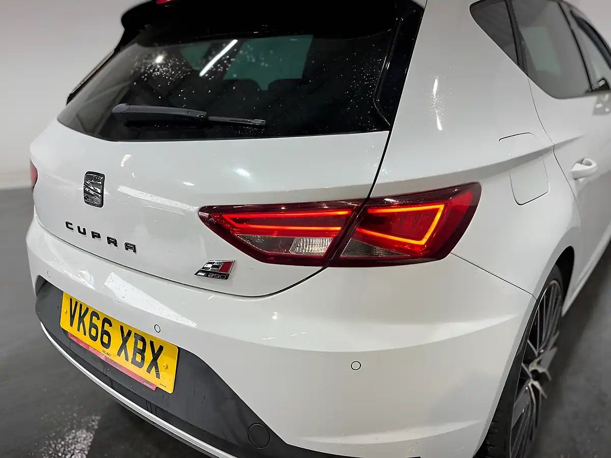 Used 2016 SEAT Leon Cupra 290 White - Interior and Exterior details 13