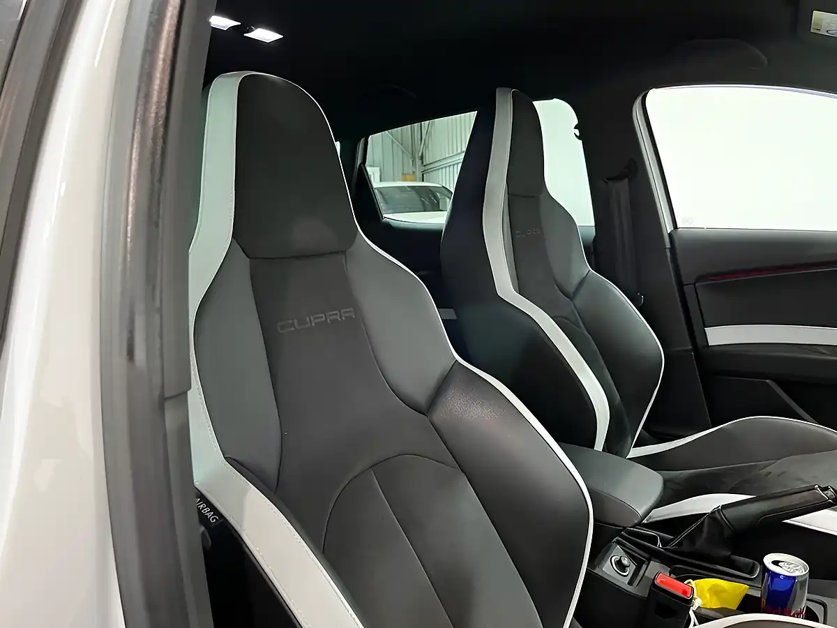Used 2016 SEAT Leon Cupra 290 White - Interior and Exterior details 17