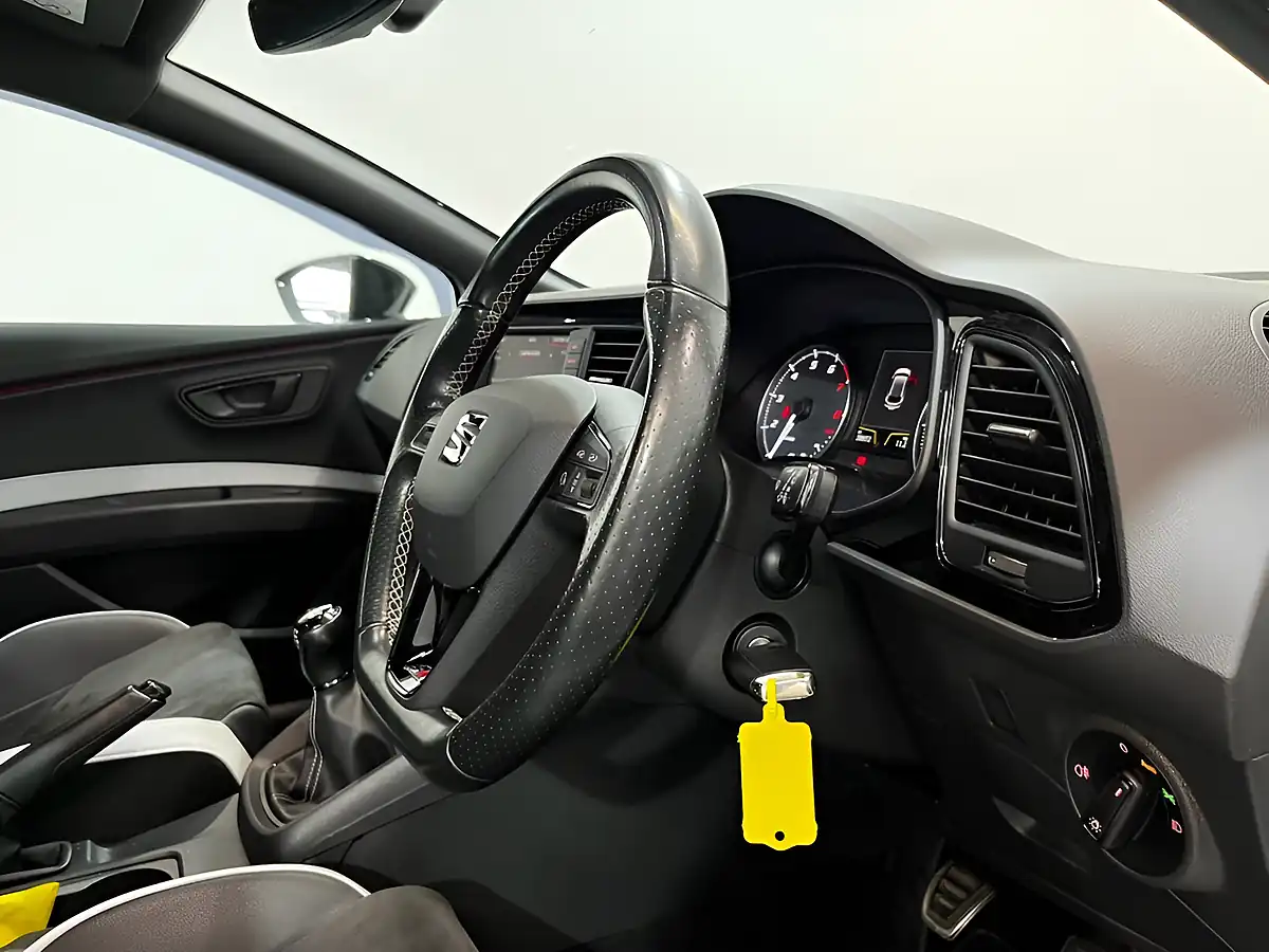 Used 2016 SEAT Leon Cupra 290 White - Interior and Exterior details 18